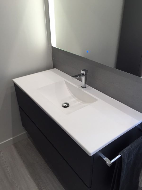 plan résine salle de bains